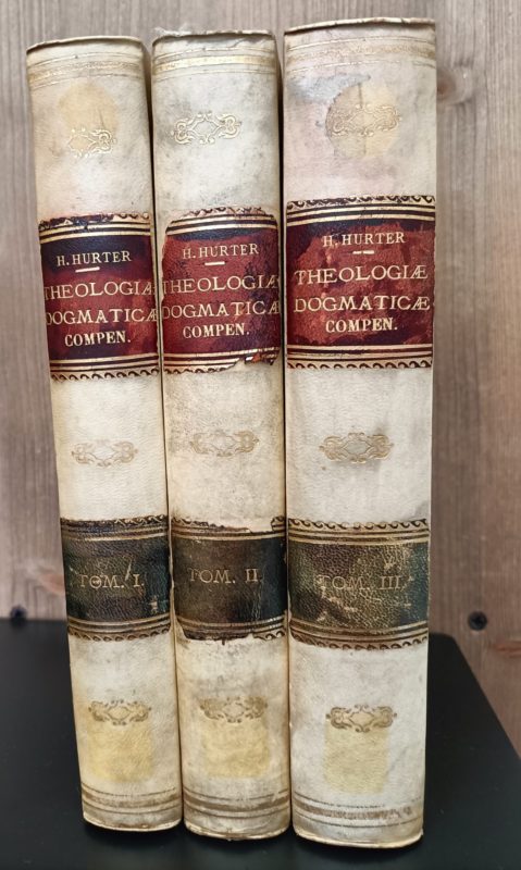 Theologiae dogmaticae compendium in usum studiosorum theologiae. Tomus 1, Theologia generalis complectens disputationes quatuor auctore H. Hurter S.J. Tomus 2, Theologiae specialis pars prior complectens disputationes tres : de deo uno et trino, de deo creatore et de verbo incarnato auctore H. Hurter. Tomus 3, Theologiae specialis pars altera complectens disputationes tres : de gratia, de sacramentis et de deo omnium consummatore auctore H. Hurter