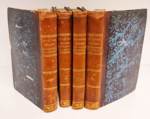 Histoire des cabinets de l'Europe pendant le consulat et l'empire : Ã©crite avec les documents rÃ©unis aux archives des affaires Ã©trangÃ¨res, 1800-1815.  Completo in 4 volumi