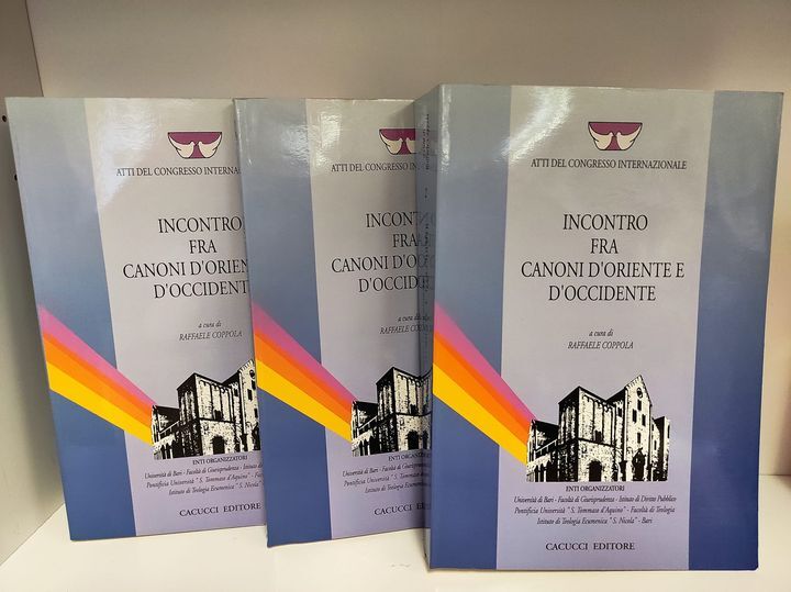 Incontro fra canoni d'oriente e d'occidente : Atti del congresso internazionale. 3 volumi in custodia