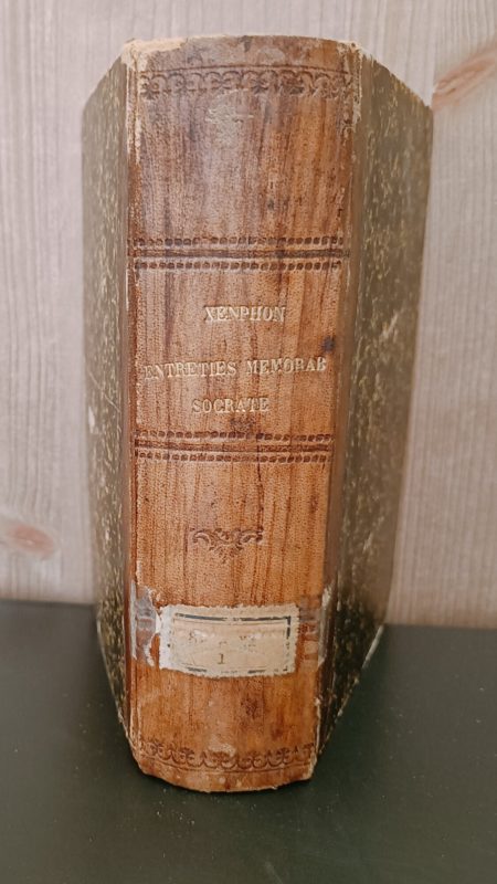 Entretiens memorables de Socrate. Les auteurs grecs expliqu??s d'apr??s une m??thode nouvelle par deux traductions fran??aises