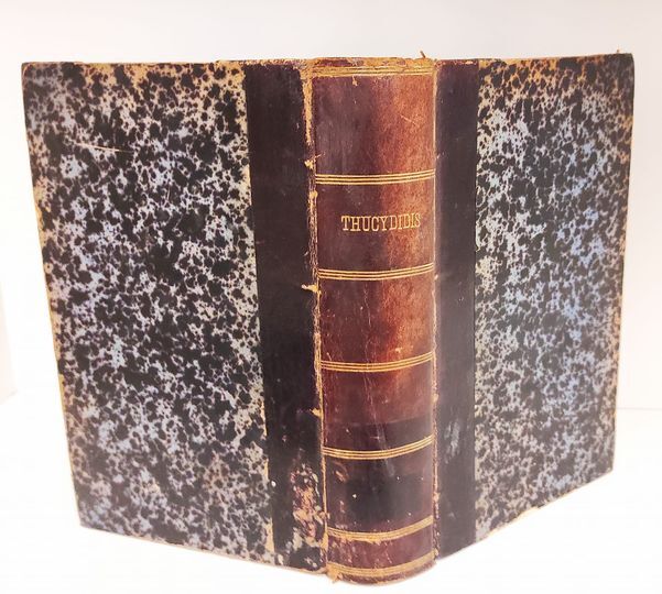 Thucydidis De bello Peloponnesiaco libri octo : de arte huius scriptoris historica exposuit; eius vitas a veteribus grammaticis conscriptas addidit; codicum rationem atque auctoritatem examinavit; Graeca ex iis emendavit; scripturae diversitates omnes, commentarios rerum geographicarum, scholia Graeca et adnotiones quum Dukeri omnes atque aliorum selectas tum suas; denique indices rerum et verborum locupletissimos subiecit Ernestus Fridericus Poppo Gubenensis. Pars 3. : Commentarii. Volumen 3 adnotata ad Libros IV et V