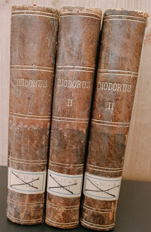 Diodori Bibliotheca Historica. Editionem primam curavit Imm. Bekker, alteram Ludovicus Dindorf. Recognovit Fridericus Vogel. Vol. I-III. Libri I-XV
