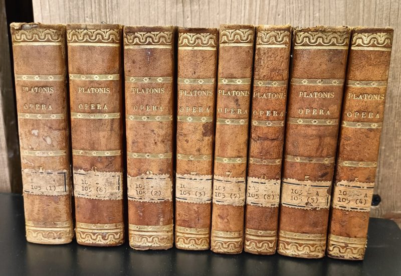 Platonis Opera. Cum scholiis a Ruhnkenio collectis ad optimorum librorum fidem accurate edita .. Tomus 1-8. Editio stereotypa