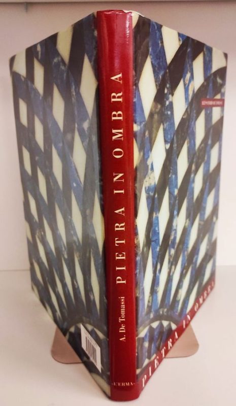 Pietra in ombra. Tra artigianato e cultura, breve viaggio negli inconsueti procedimenti tecnici dell'intarsio e della scultura