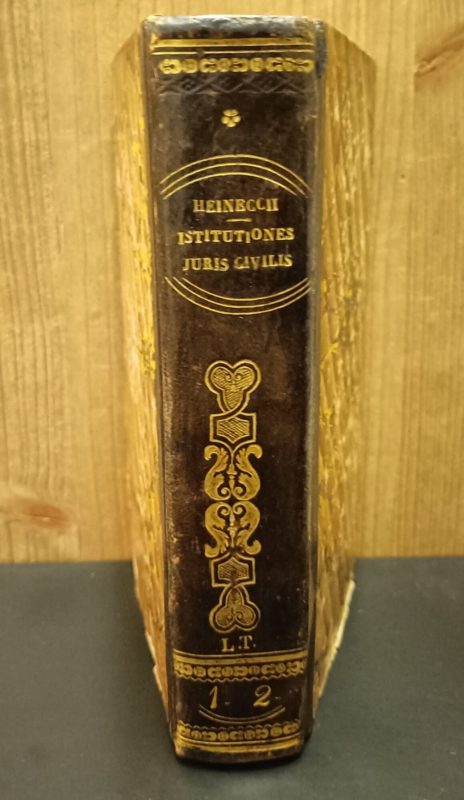 Elementa juris civilis romani secundum ordinem institutionum Justiniani. Opus Jo. Gottl. Heinneccii. Accedunt variorum notae et observationes. Tomus primus -secundus