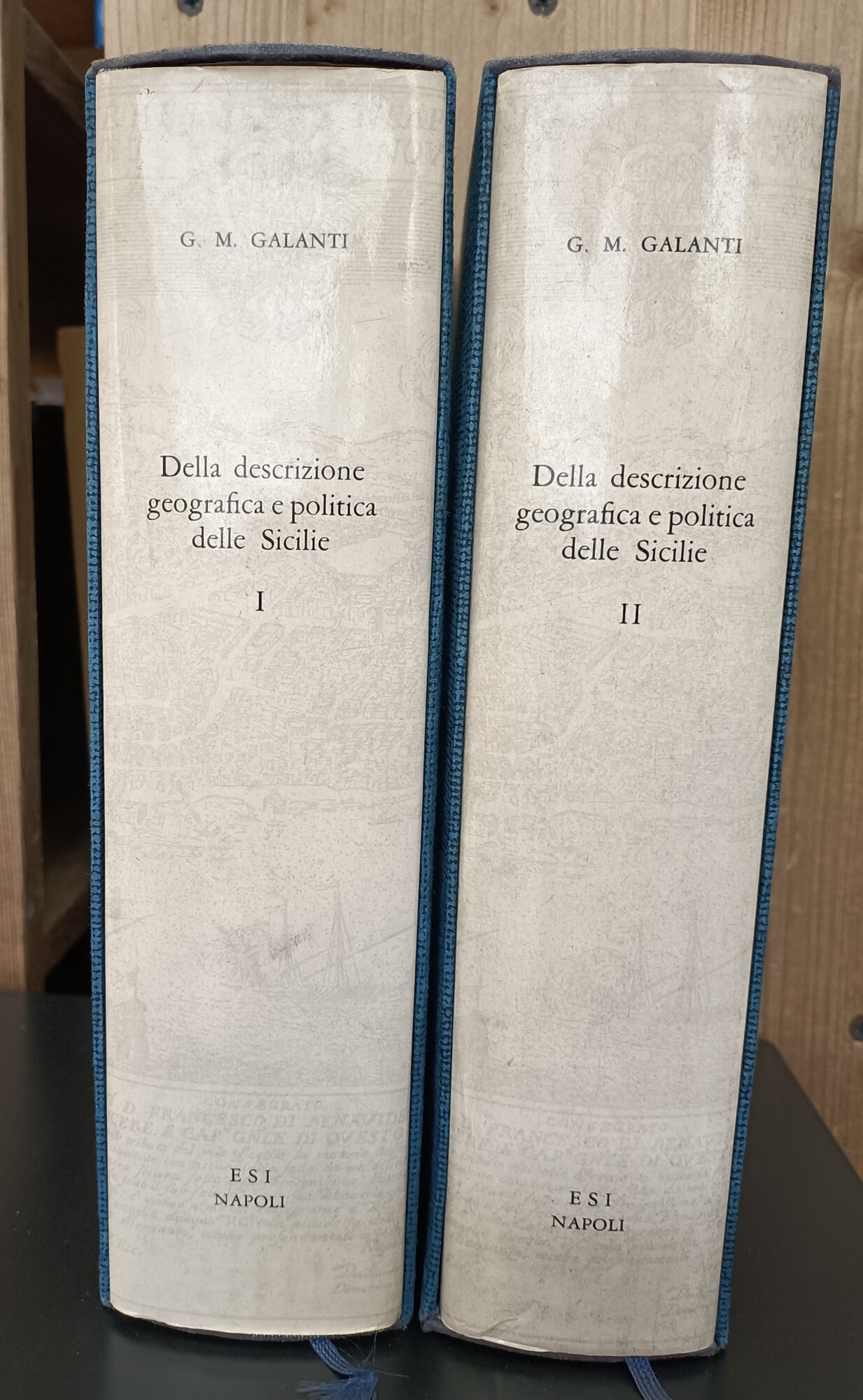 Della descrizione geografica e politica delle Sicilie a cura di F. Assante, D. Demarco. Volume I e II