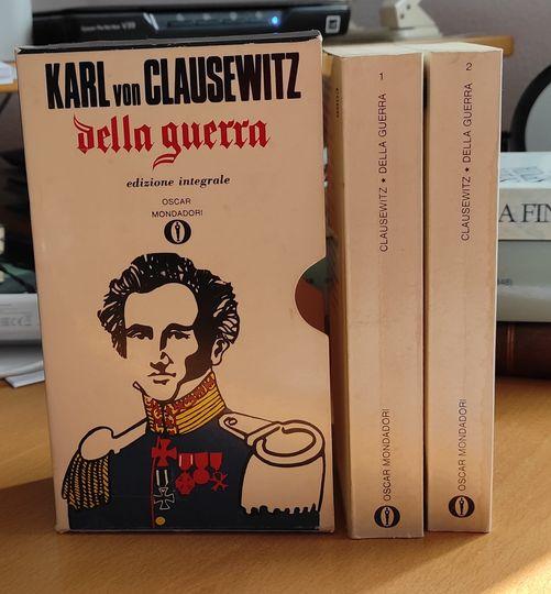 Della guerra, traduzione di Ambrogio Bollati ed Emilio Canevari, con una cronologia della vita dell'autore e dei suoi tempi, un'antologia critica e un bibliografia a cura di Edmondo Aroldi