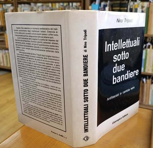 Intellettuali sotto due bandiere