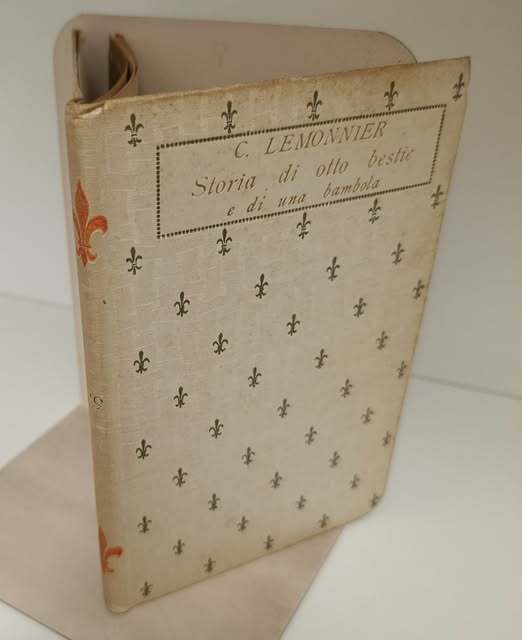 Storia di otto bestie e di una bambola.  Fregi di Duilio Cambellotti ; [illustrazioni di Enrico Sacchetti]