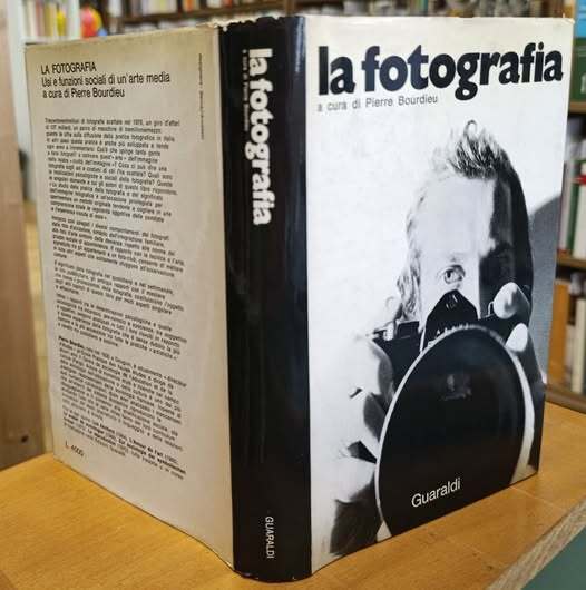 La fotografia : usi e funzioni sociali di un'arte media