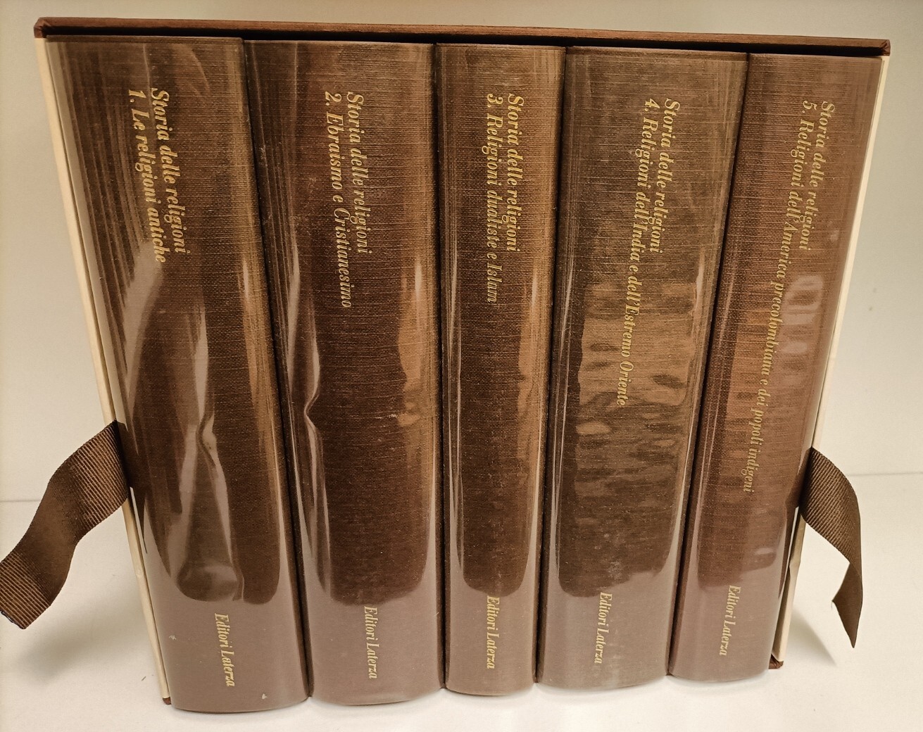 Storia delle religioni. Vol. 1, Le religioni antiche. Vol. 2, Ebraismo e cristianesimo. Vol. 3, Religioni dualiste, isl??m. Vol. 4, Religioni dell'India e dell'Estremo Oriente. Vol. 5, Religioni dell'America precolombiana e dei popoli indigeni