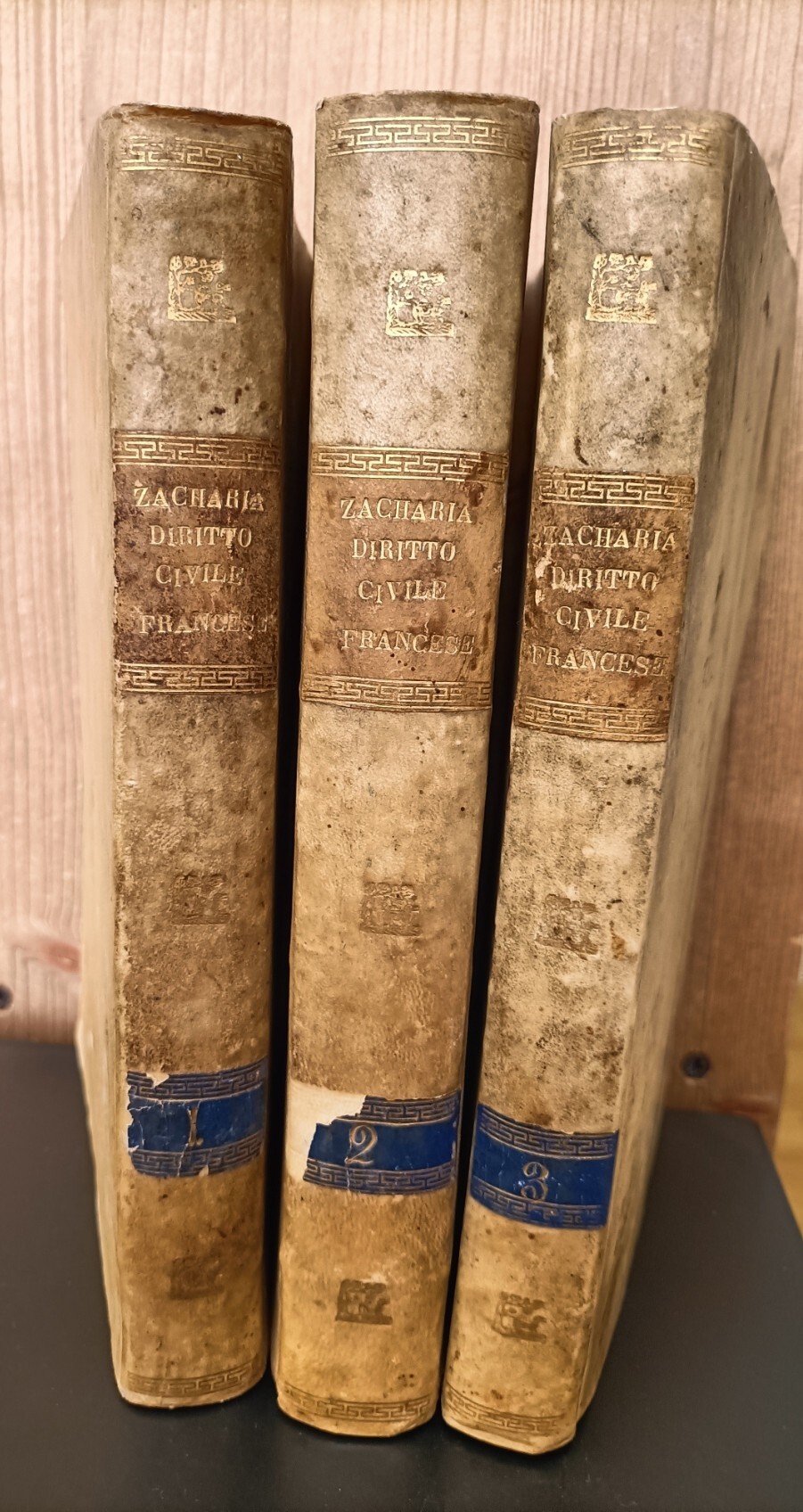 Corso di diritto civile francese. Tradotto dal tedesco su la quinta edizione riveduto ed aumentato col permesso dell'autore da' signori Aubry e Rau. Prima ed. napolitana per cura di Camillo Attanasio e Baldassarre del Core. Volumi 1-3