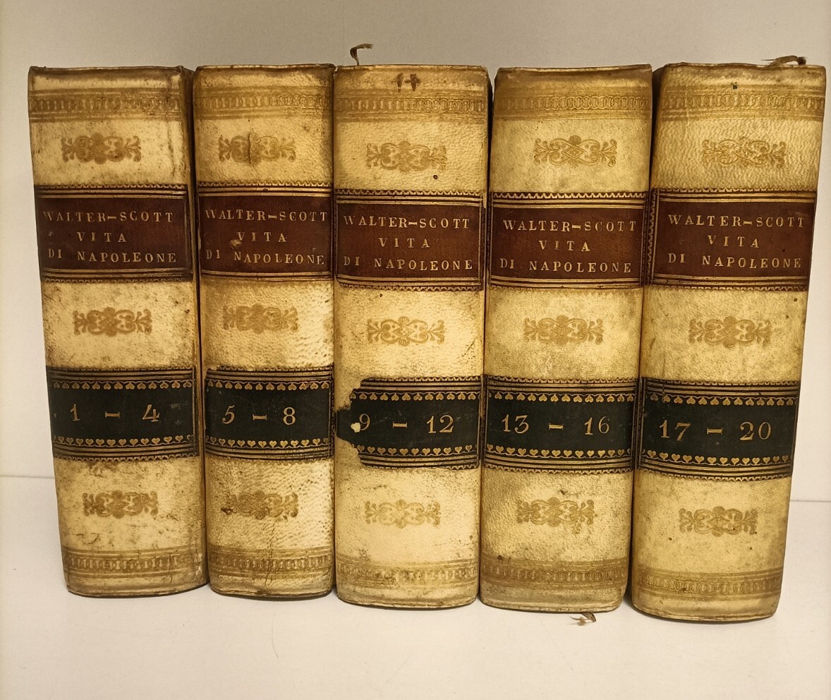 Vita di Napoleone Buonaparte imperatore de' francesi. Preceduta da un quadro preliminare della rivoluzione francese di Sir Walter Scott prima versione italiana dall'inglese di Vittorio Pecchioli. Tomo I-XX. Titolo dell'occhietto dei vol. 1-3: Vita di Napoleone Buonaparte quadro storico della rivoluzione francese